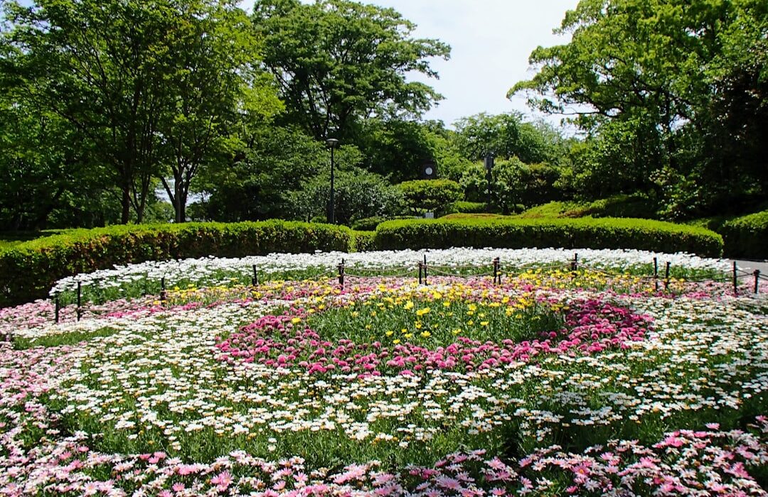 10 Famous Gardens Around the World That Will Inspire You