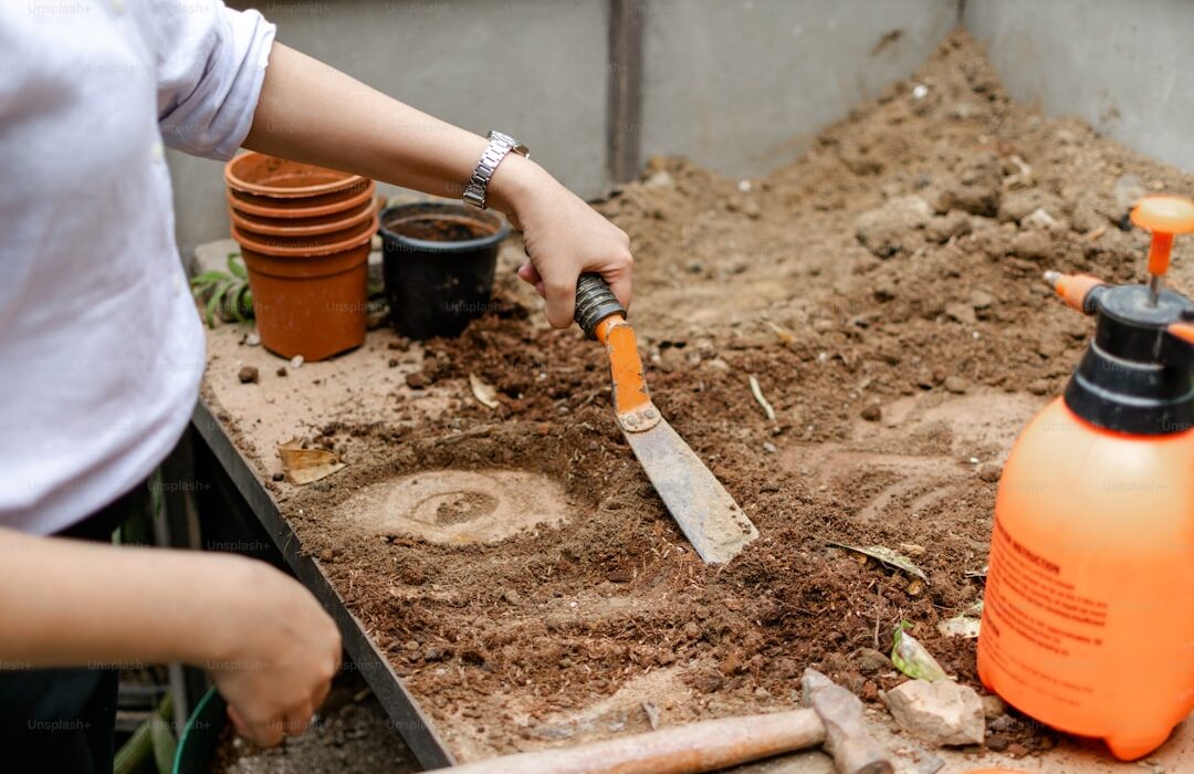 DIY Potting Mix Recipe for Thriving Container Gardens - gardening guide by Planters Realm