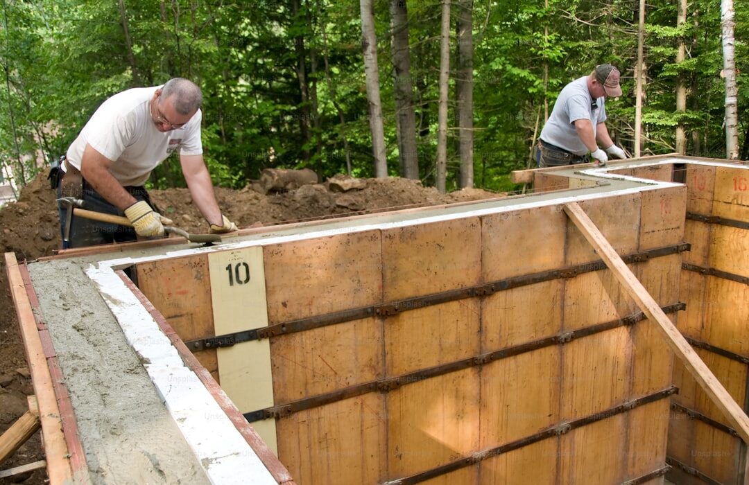 How to Build a Compost Bin: 5 DIY Designs for Any Space